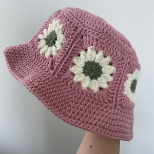 Crochet bucket hat